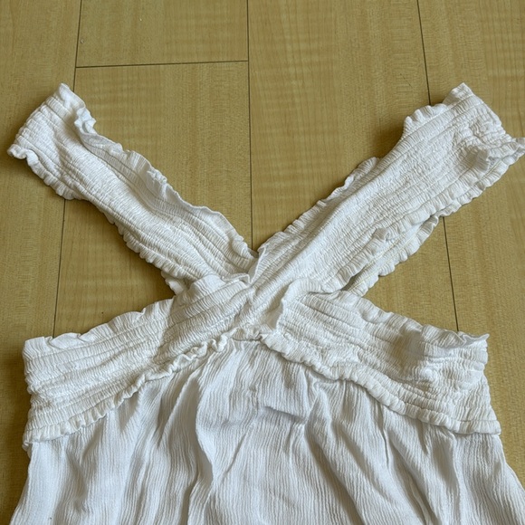 White top - Picture 2 of 3